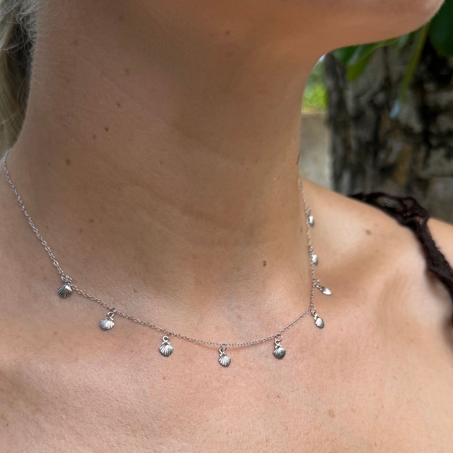 Clamshell Droplet Necklace