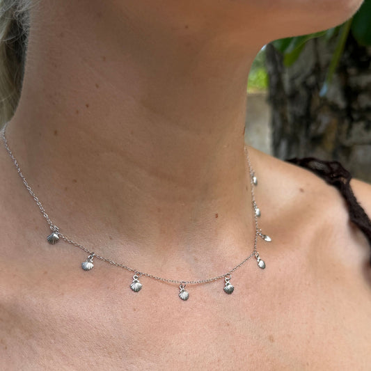 Clamshell Droplet Necklace